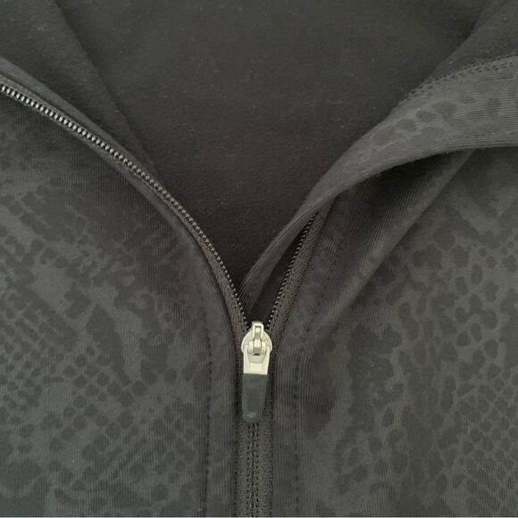 NikePro DriFit Black Snakeskin Fleece Lined Pullover Sz M - Picture 7 of 7